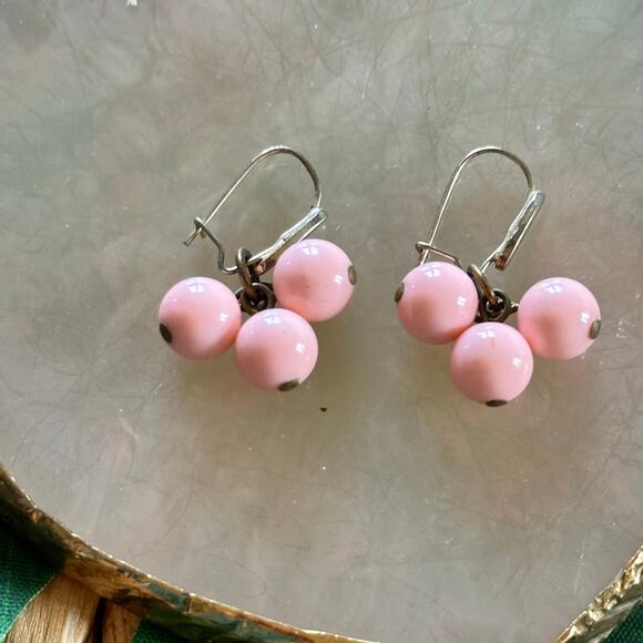 BOGO FREE Vintage pink cluster bulb earrings - Picture 4 of 4